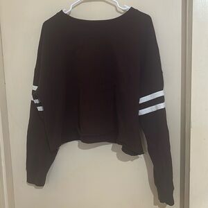 Maroon long sleeve and a little bit cropped sweatshirt!